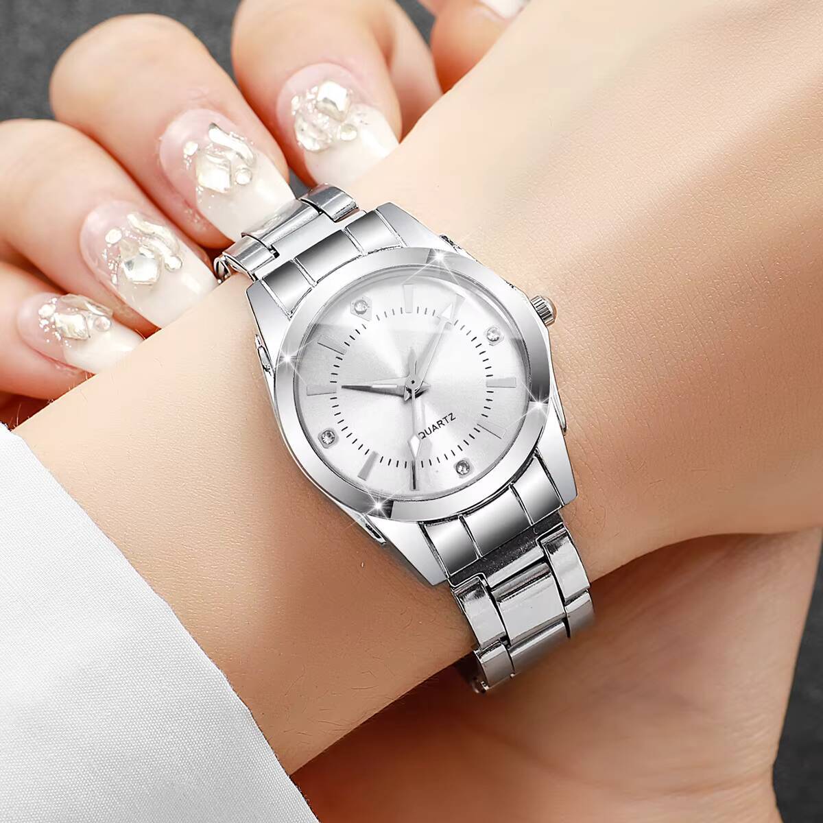 Роскошные женские часы со стра – обзор и цена Luxury Watch Safe